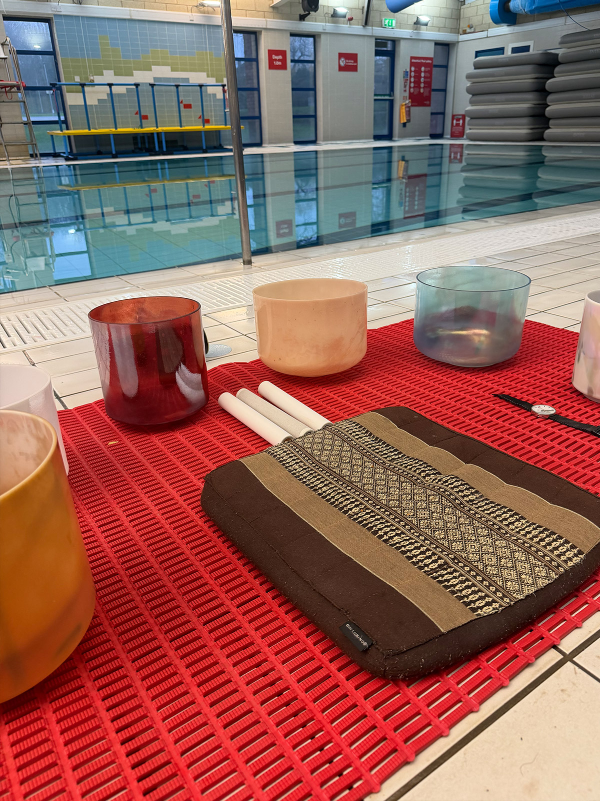 Swimming-pool-sound-healing